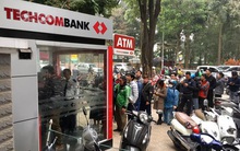 Miễn phí dịch vụ, ngân hàng tìm cứu cánh để tăng thu nhập