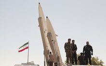 Iran tung video nã tên lửa "trả nợ máu" Mỹ