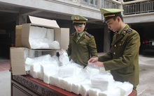 Phát hiện 4.000 chiếc khẩu trang y tế không có nhãn mác, hóa đơn