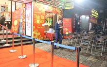 Ngày vía Thần Tài, tiệm vàng vắng tanh, khách đeo khẩu trang kín mít