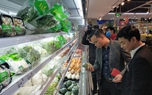 Không có hiện tượng thiếu hàng, sốt giá các thực phẩm thiết yếu tại hệ thống bán lẻ