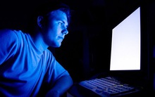 Thời đại công nghệ: Ánh sáng xanh đã ảnh hưởng sức khỏe con người như thế nào và làm sao để giảm thiểu thời gian tiếp xúc với chúng?