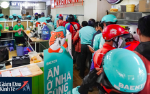 Quán ăn nổi tiếng vẫn chật kín shipper giữa mùa dịch, cơ hội bứt phá cho GrabFood, Now?