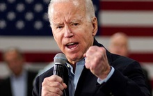 Dow Jones futures tăng hơn 400 điểm khi cựu Phó Tổng thống Joe Biden dẫn đầu "siêu thứ 3"