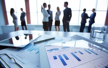 Doanh nghiệp kinh doanh 2019: Tăng trưởng lợi nhuận nhóm bất động sản vượt mặt ngân hàng với gần 31%, ngành truyền thông giảm sâu hơn 77%