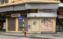 Nhiều cửa hàng tại phố cổ Hà Nội tạm dừng hoạt động