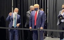 Tổng thống Trump: Đã đeo khẩu trang, nhưng không muốn để phóng viên thấy