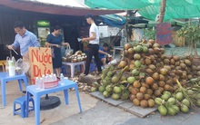 Kinh doanh giải khát ở vỉa hè Hà Nội ”hốt bạc” mùa nắng nóng