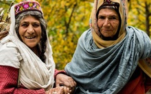 Bí quyết sống thọ của người dân vùng đất 900 năm không có ai mắc ung thư, tuổi thọ trung bình 120: Ngủ từ chập tối, uống nước mơ ngâm, đi bộ thể dục...