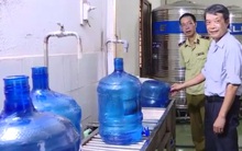 Phát hiện cơ sở lấy nước mương thải sản xuất nước bình "tinh khiết"