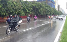 Mưa lớn ở Bắc Bộ và Bắc Trung Bộ, có khả năng lốc, sét, mưa đá