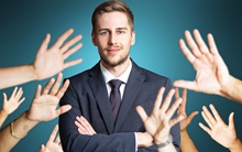 Vì sao có những người đi đến đâu cũng được ưa thích? Bí quyết nằm ở cách thể hiện, một trong số đó là khả năng lắng nghe