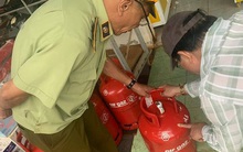 Phát hiện đường dây nghi sang chiết gas lậu làm giả tem... chống hàng giả!
