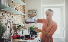 Sau tuổi 40, cơ thể trải qua sự thay đổi lớn: Bạn càng sớm điều chỉnh chế độ dinh dưỡng, sức khỏe càng bền lâu