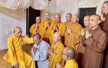 Chủ tịch tập đoàn Tôn Hoa Sen - ông Lê Phước Vũ quy y Tam Bảo