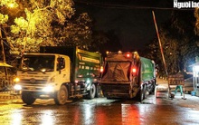 CLIP: Xe chở rác hoạt động "xuyên màn đêm" để "giải cứu" Hà Nội khỏi ùn ứ rác thải