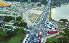 [Ảnh] Kẹt xe, ùn tắc khắp nơi ở Đà Lạt dịp cuối tuần