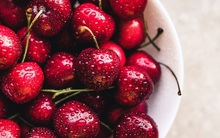 Trong quả cherry có 1 bộ phận cực độc: Khi ăn phải cẩn thận lược bỏ, nếu không có thể gây ngộ độc nặng dẫn đến tử vong