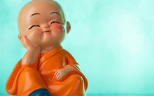 Nói chuyện với chú tiểu nhưng vừa hỏi được 4 câu, vị pháp sư đã vội vã quỳ lạy rồi bỏ đi: Lý do vừa buồn cười vừa đáng ngẫm