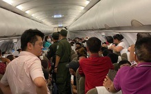 Nam hành khách ở TPHCM lăng mạ tiếp viên, khách xung quanh do tranh giành chỗ bị cấm bay 1 năm