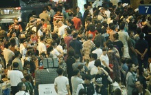 "Biển người" đang dồn về sân bay Tân Sơn Nhất