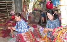 Làng nhang Cát Tường hối hả vào tết