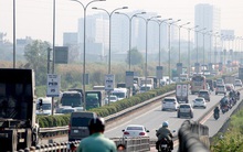 CLIP: 1 xe bốc cháy, cao tốc TP HCM - Long Thành - Dầu Giây kẹt kinh hoàng