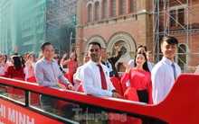 Người Sài Gòn háo hức trải nghiệm xe buýt 2 tầng mui trần lần đầu xuất hiện