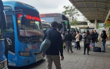 Cửa ngõ ùn ứ, bến xe vắng khách