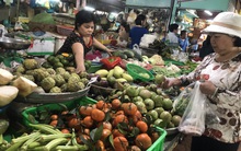 Rau xanh nhảy giá, trái cây rẻ như cho