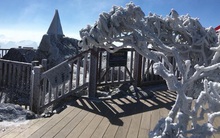 Băng tuyết phủ trắng đỉnh Fansipan đầu năm mới