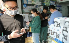 Dịch Corona: Sự khác biệt giữa những hộp khẩu trang giá 5,5 triệu đồng và 0 đồng ở Hà Nội