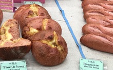 Bánh mì thanh long: món mới chỉ 6k/chiếc - vừa thử đồ lạ lại vừa giúp bà con giải cứu nông sản Việt trong mùa dịch virus corona