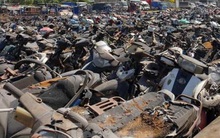 Đưa hơn 500 xe máy ‘phơi nắng’ nhiều năm đi tiêu hủy