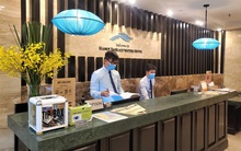 Bà chủ khách sạn đóng cửa vì dịch Covid-19: "Gào thét, đập đầu vào tường vì sốc"