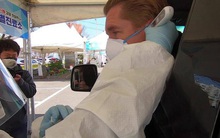 Vụ "nghi thả nhầm" bệnh nhân Mỹ về từ Vũ Hán: Đã cách ly đủ, xét nghiệm âm tính 2 lần nhưng lần 3 lại dương tính