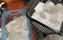 Tái chế kiểu Thái Lan: Ủi thẳng khẩu trang cũ rồi bán lại