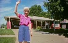 Bộ ảnh "Rời đi và vẫy chào" tận 30 năm mới hoàn thiện khiến cả thế giới xúc động, cha mẹ rồi sẽ mất đi nhưng kỷ niệm là mãi mãi