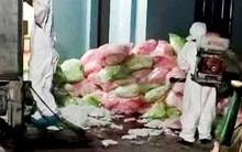 Bất ngờ với mục đích của đối tượng thu mua 620 kg khẩu trang, găng tay qua sử dụng