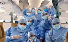 Tâm sự xúc động của tiếp viên trưởng Vietnam Airlines: Những ngày đi bay trong dịch Covid-19 khó khăn bội phần, có khách nghi nhiễm là cả đoàn phải đi cách ly 14 ngày, xa gia đình một cách đột ngột!