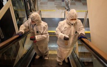 Thực nghiệm: Virus SARS-CoV-2 sống từ 4 giờ cho tới 3 ngày ngoài môi trường nhưng sẽ bị tiêu diệt chỉ trong 1 phút với dung dịch khử trùng