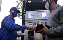 Giá dầu lao dốc, thu ngân sách không giảm nhiều