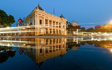 Bắt những khoảnh khắc lung linh của Hà Nội trong ngày giãn cách xã hội