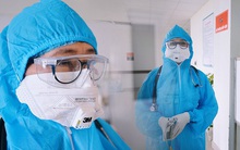 Bác sỹ tuyến đầu điều trị bệnh nhân Covid-19: "Mong mọi người nghiêm túc cách ly xã hội vì sức chúng tôi có hạn"