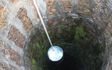 Dẫn quan lại đến 1 cái giếng trước khi giao việc, hoàng đế nhà Minh Chu Nguyên Chương khiến một loạt bề tôi không dám tham ô