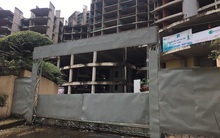 Dịch COVID-19: Ngân hàng chật vật phát mãi nợ xấu bất động sản