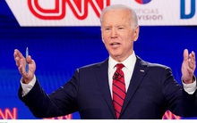 Ông Biden dẫn trước ông Trump 9 điểm tại 6 bang chiến trường