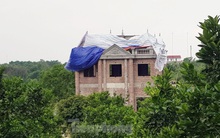 Lại tái diễn tình trạng ‘xẻ núi bạt đồi’ xây biệt thự ở Ba Vì