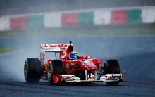 F1 in cờ Việt Nam trên poster kỷ niệm 70 năm giải đua