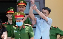 Những cử chỉ lạ của kẻ chủ mưu vụ án gian lận điểm thi ở Hòa Bình